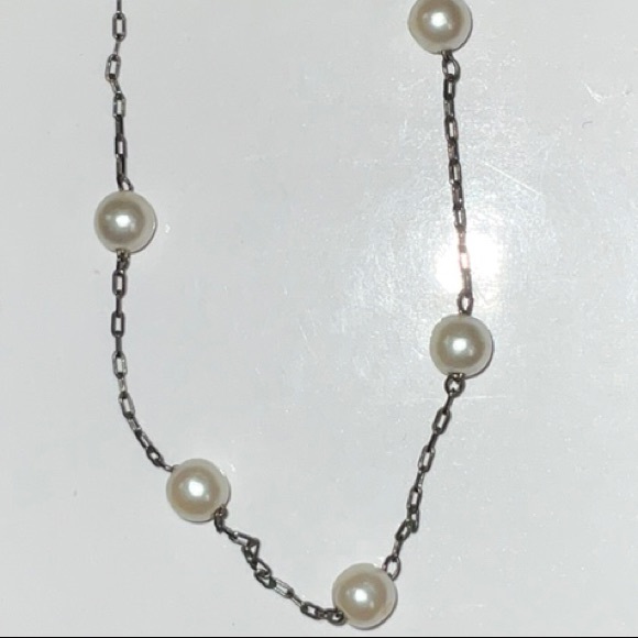 Napier 9 Faux Pearls Tin Cup Style Necklace Dark Silver Tone Metal Chain - Picture 2 of 7